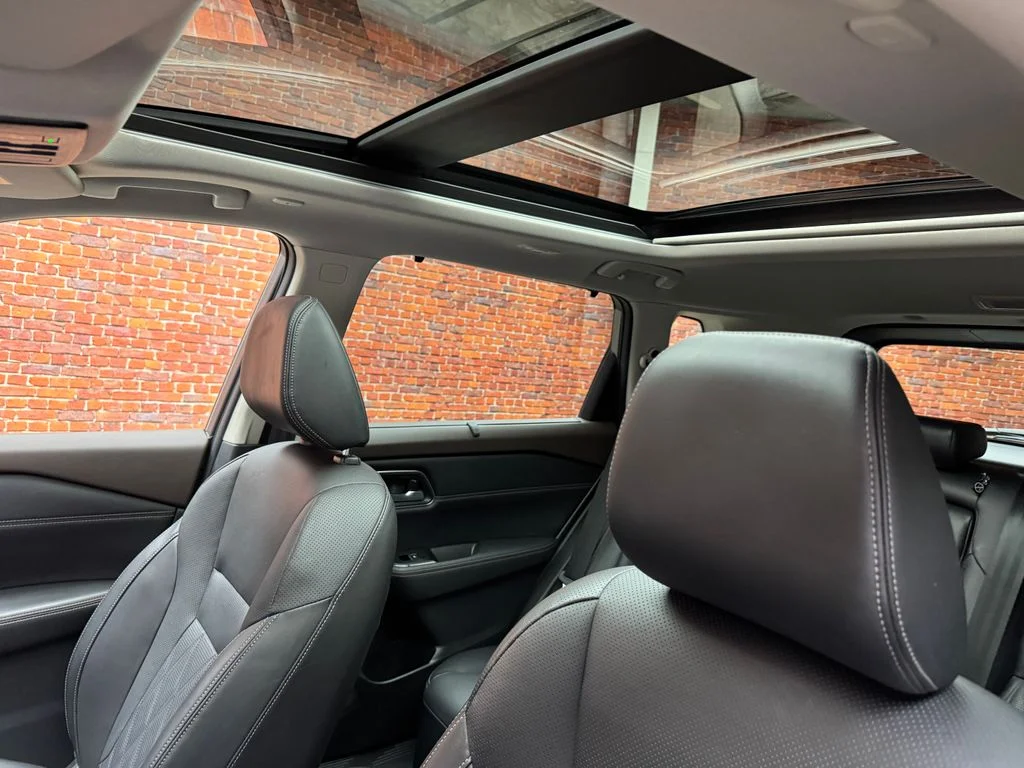 Used 2022 Nissan Rogue - photo 2