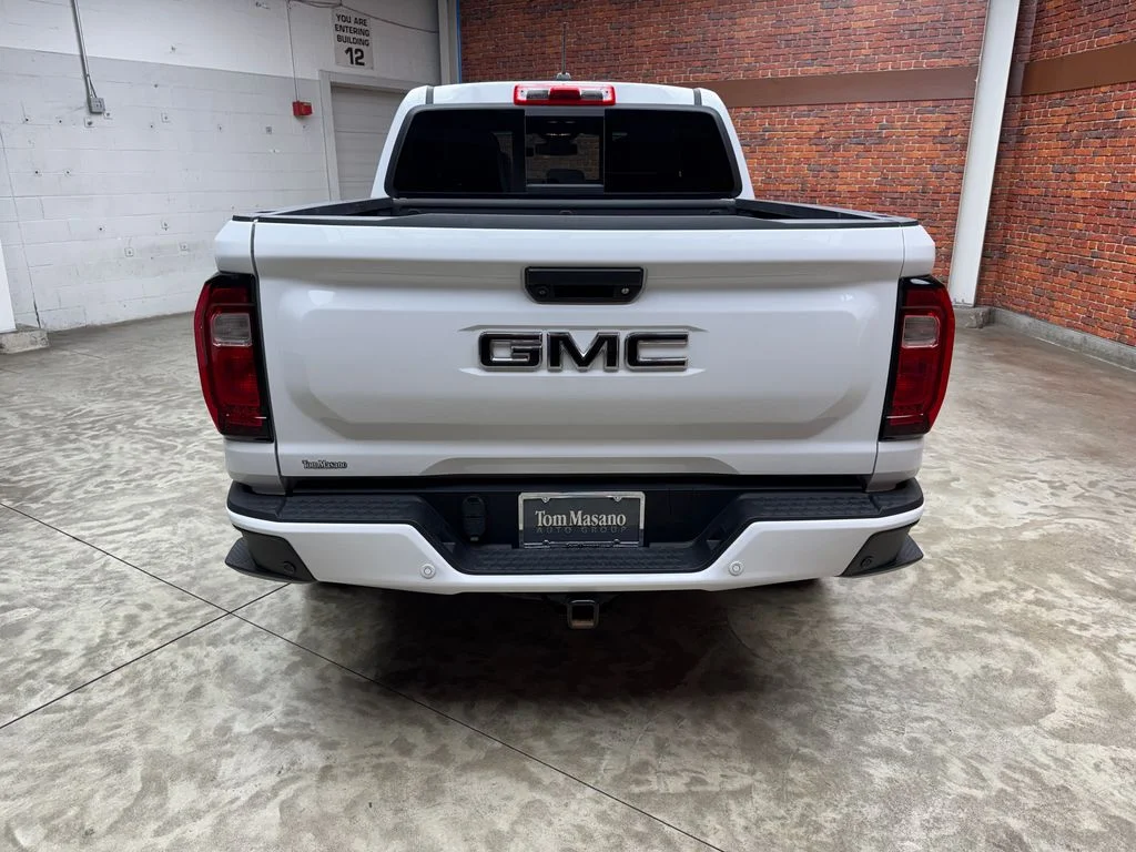 Used 2024 GMC Canyon - photo 2