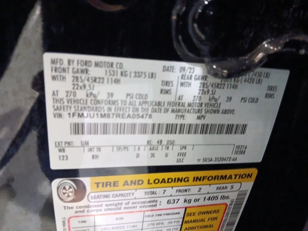 Used 2024 Ford Expedition - photo 2
