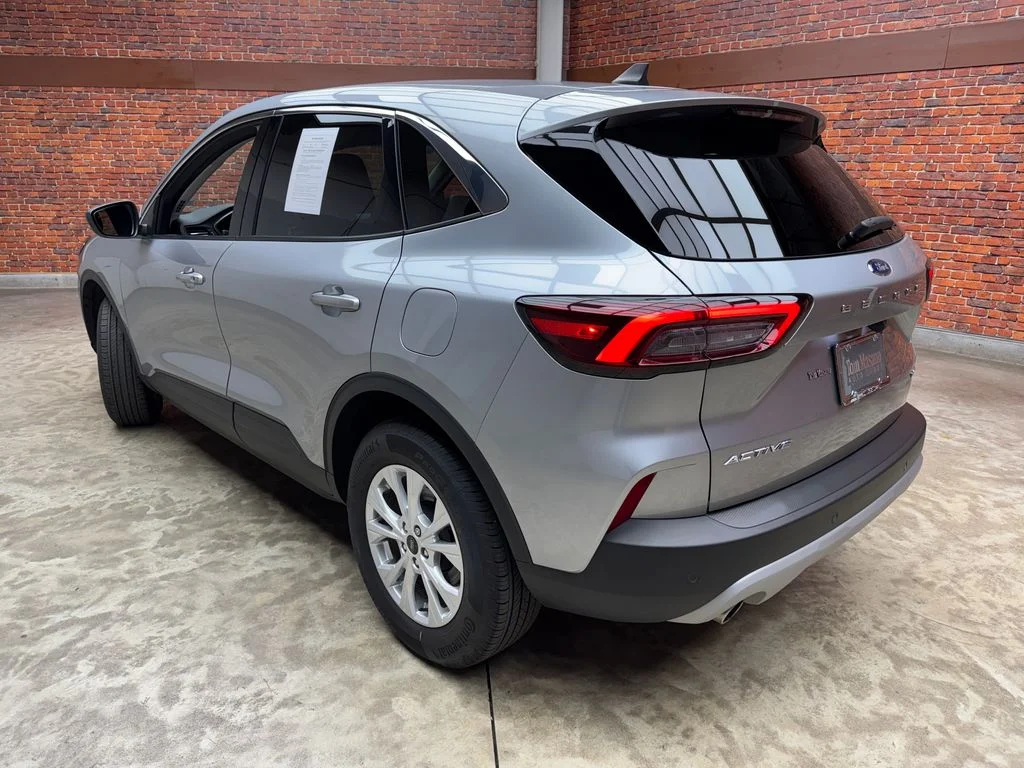 Used 2024 Ford Escape - photo 1