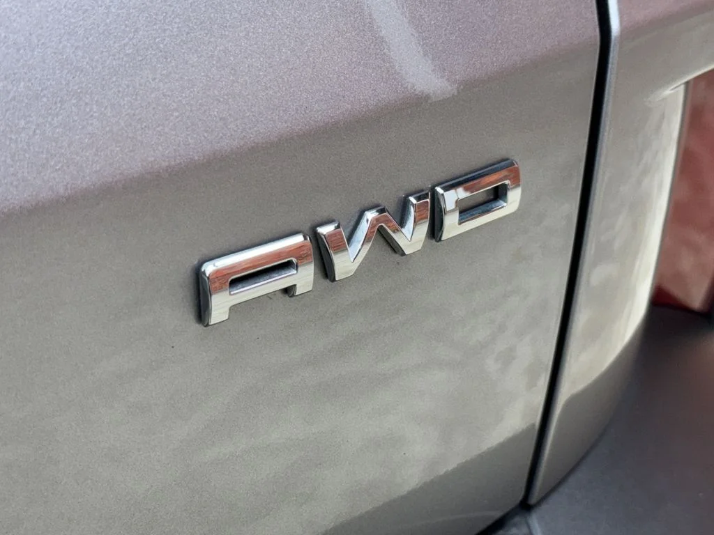 Used 2024 Ford Escape - photo 2
