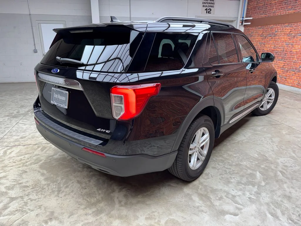 Used 2024 Ford Explorer - photo 2