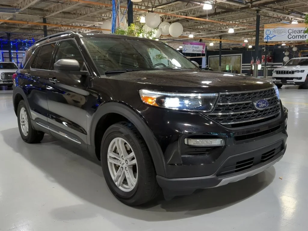 Used 2023 Ford Explorer - photo 1