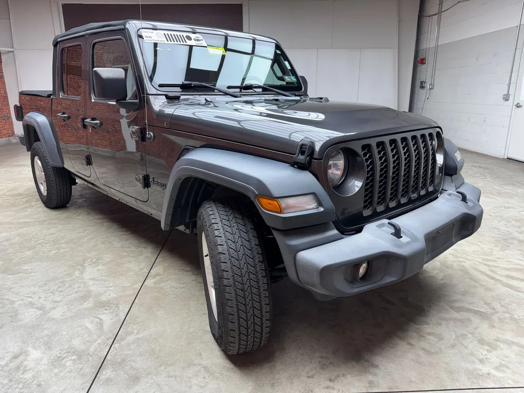 Used 2020 Jeep Gladiator - photo 1