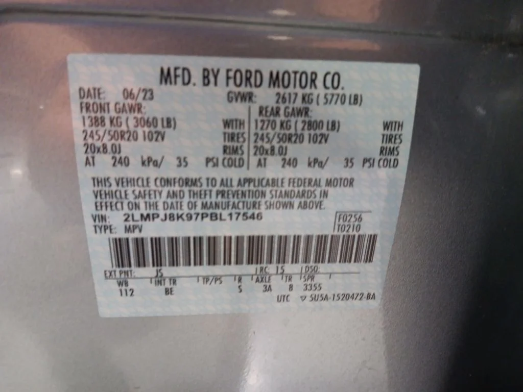 Used 2023 Lincoln Nautilus - photo 2