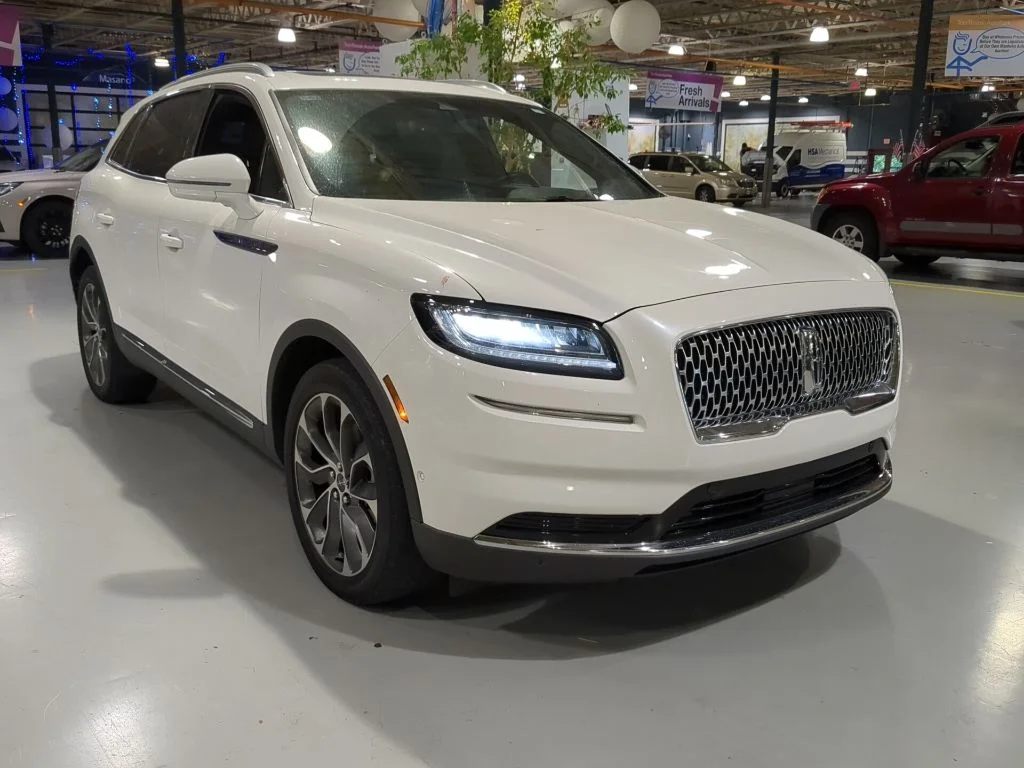 Used 2023 Lincoln Nautilus - photo 1