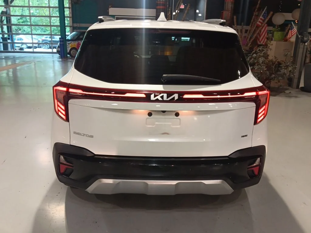 Used 2025 Kia Seltos - photo 2