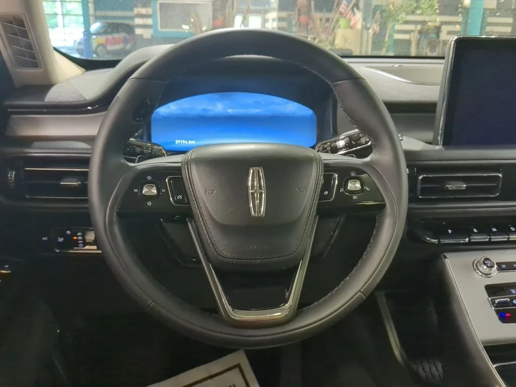 Used 2024 Lincoln Aviator - photo 1