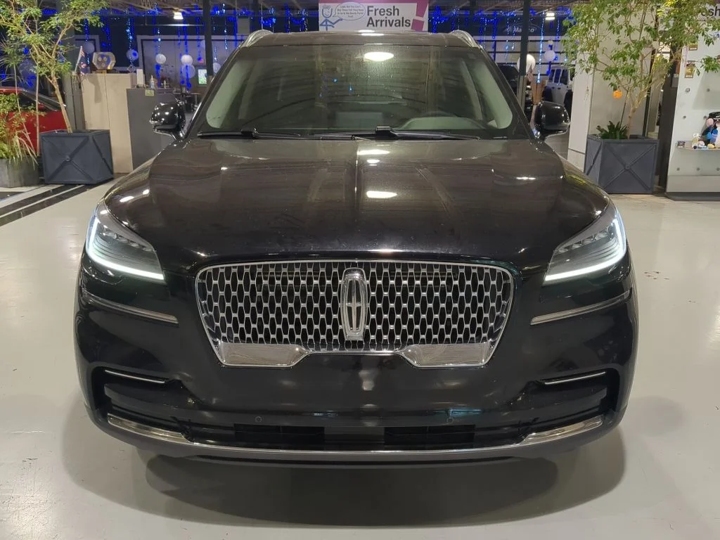 Used 2024 Lincoln Aviator - photo 2