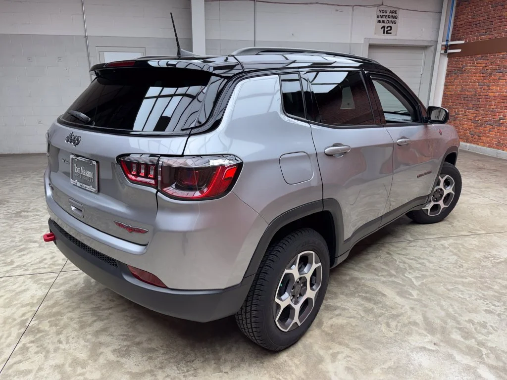 Used 2022 Jeep Compass - photo 1