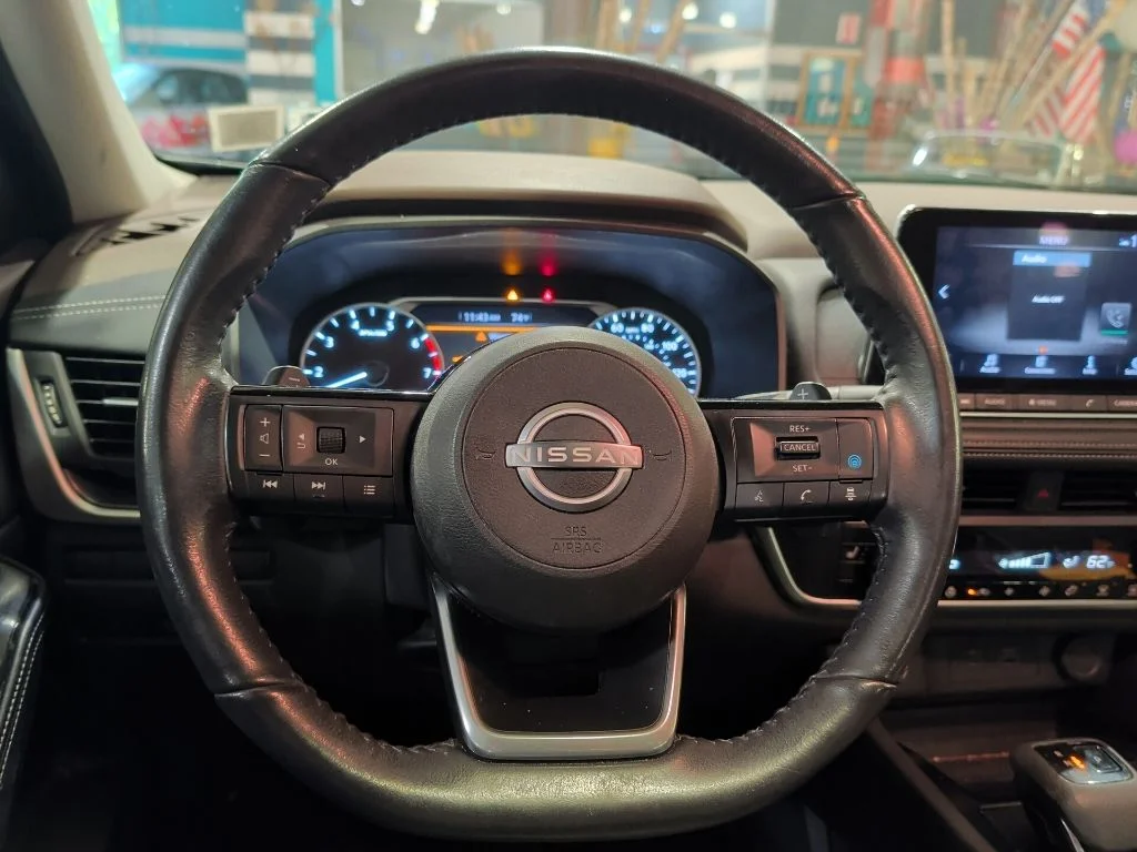 Used 2023 Nissan Rogue - photo 1