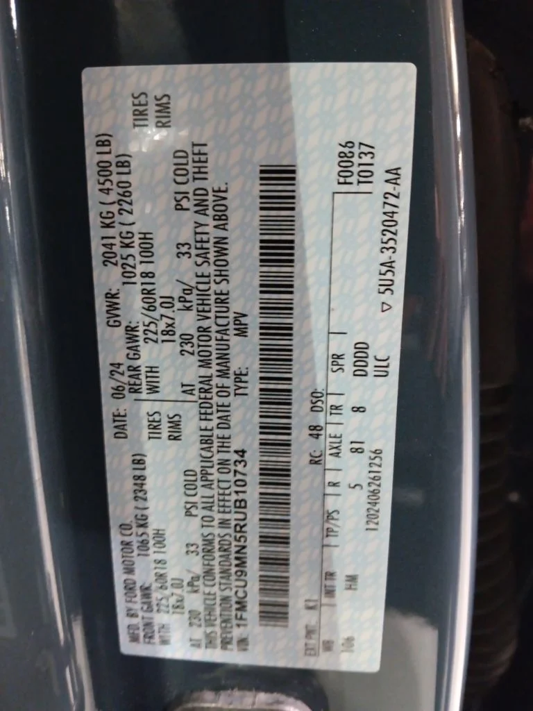 Used 2024 Ford Escape - photo 2