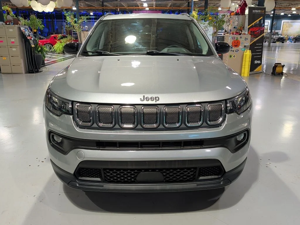 Used 2022 Jeep Compass - photo 2