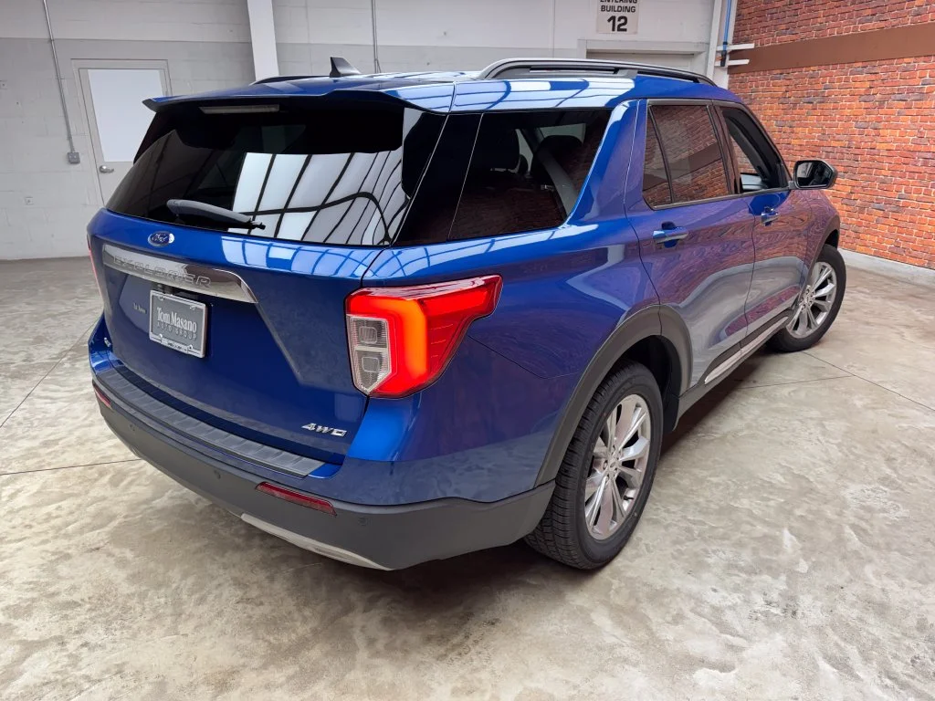 Used 2022 Ford Explorer - photo 2
