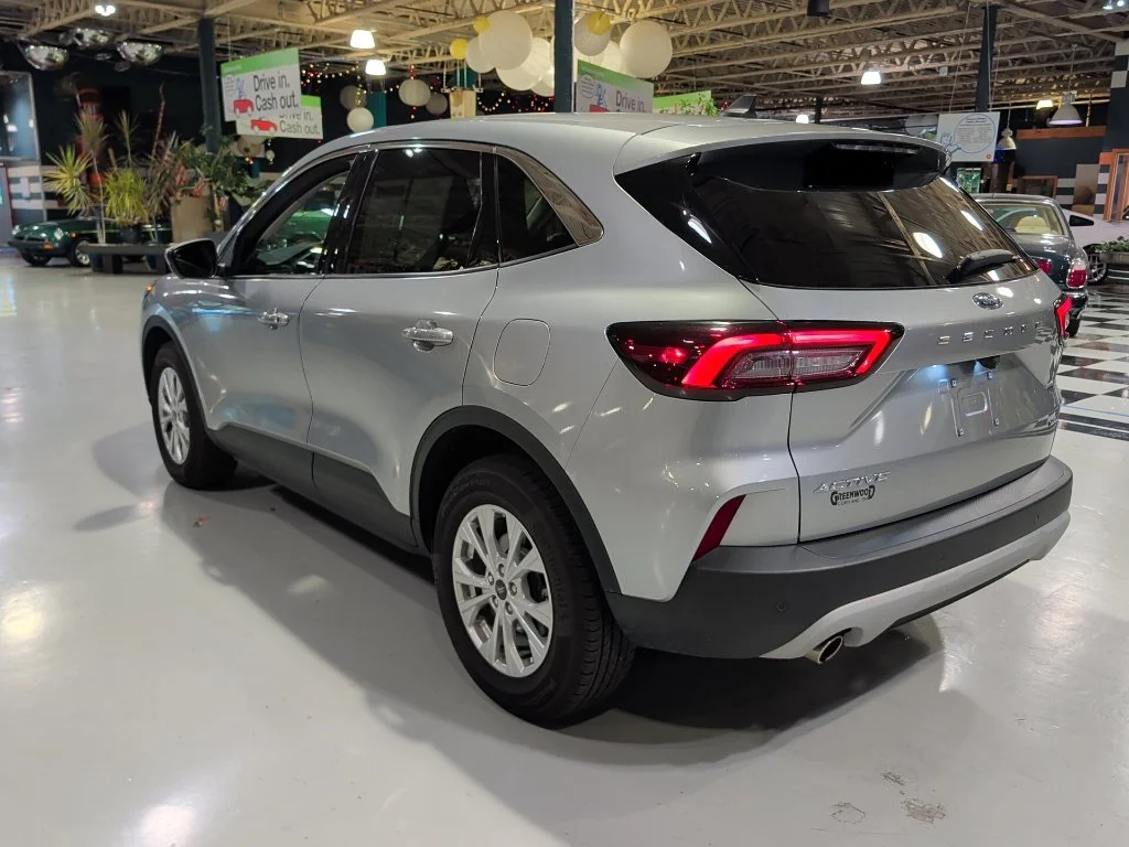 Used 2023 Ford Escape - photo 2