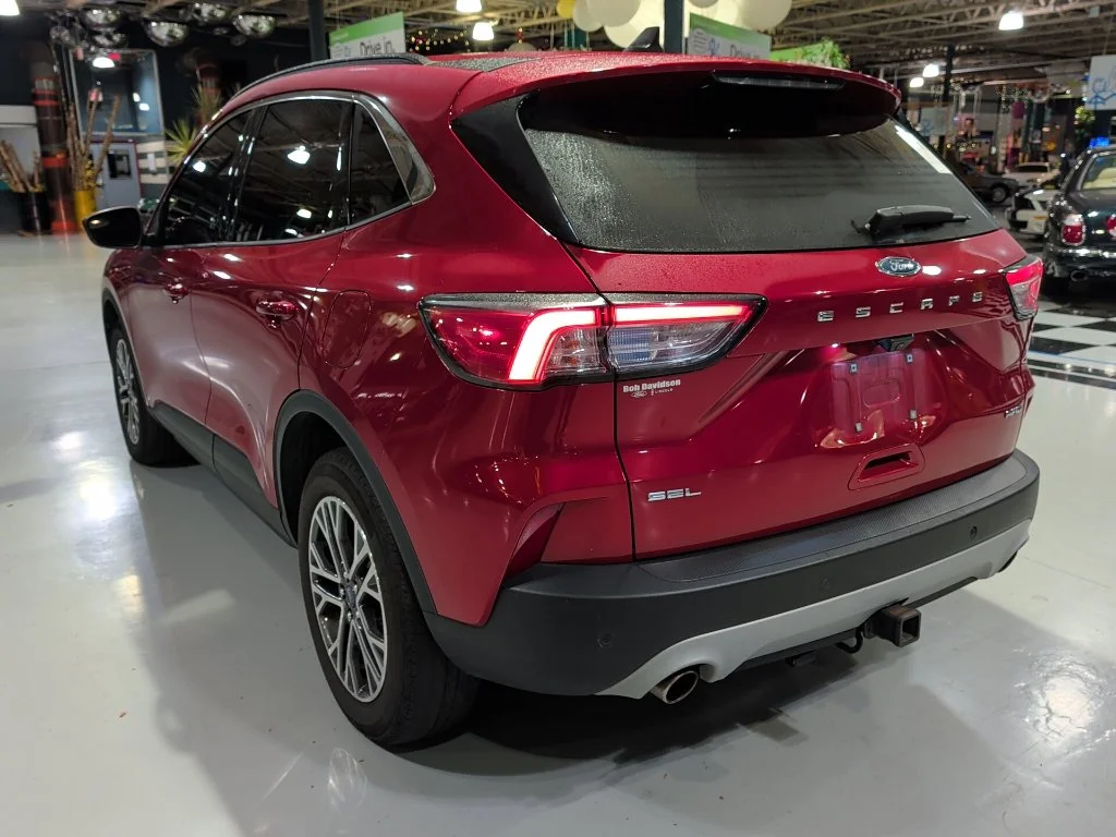 Used 2020 Ford Escape - photo 2
