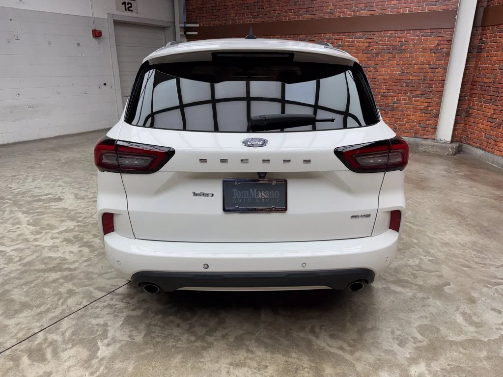 Used 2023 Ford Escape - photo 2