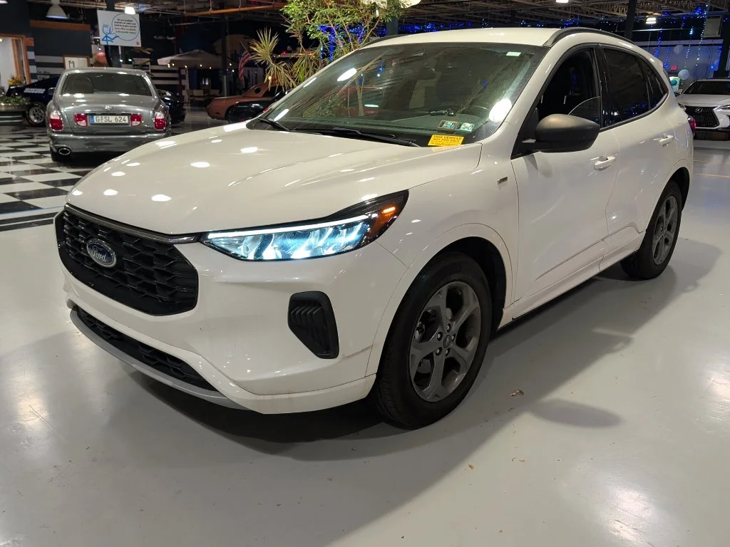 Used 2023 Ford Escape - photo 1