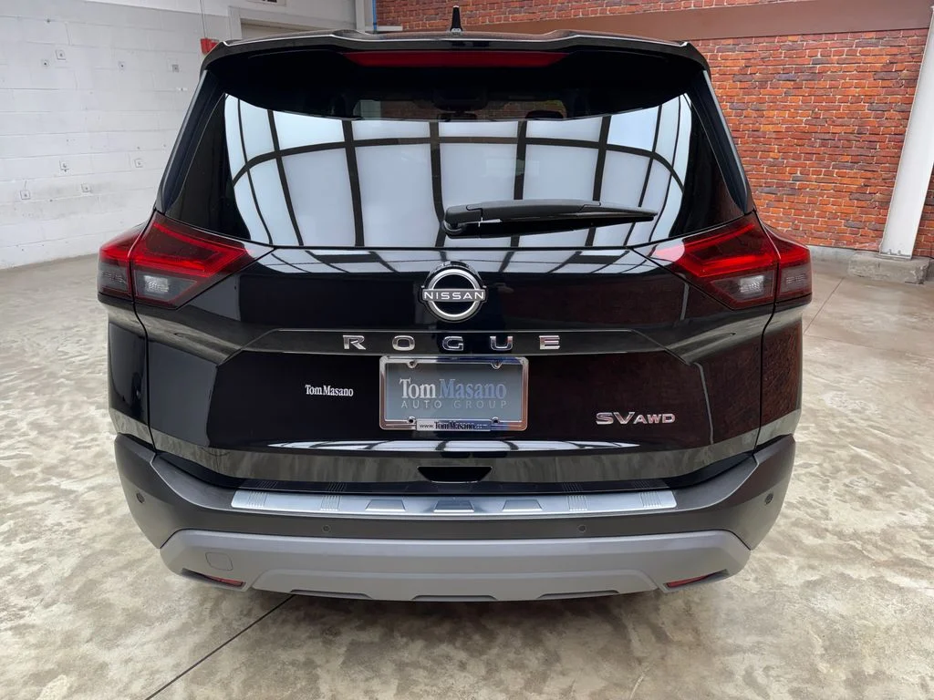 Used 2023 Nissan Rogue - photo 2