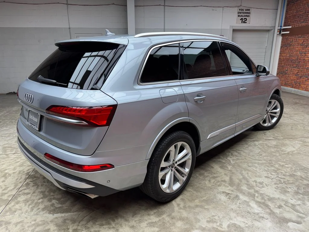 Used 2025 Audi Q7 - photo 2