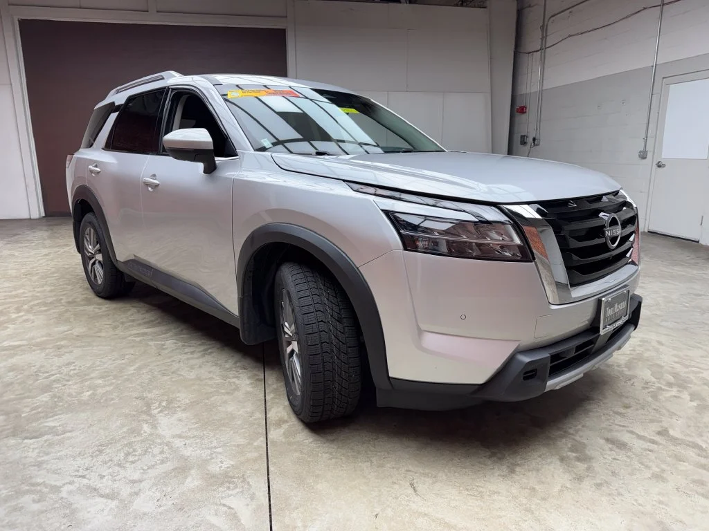 Used 2024 Nissan Pathfinder - photo 1