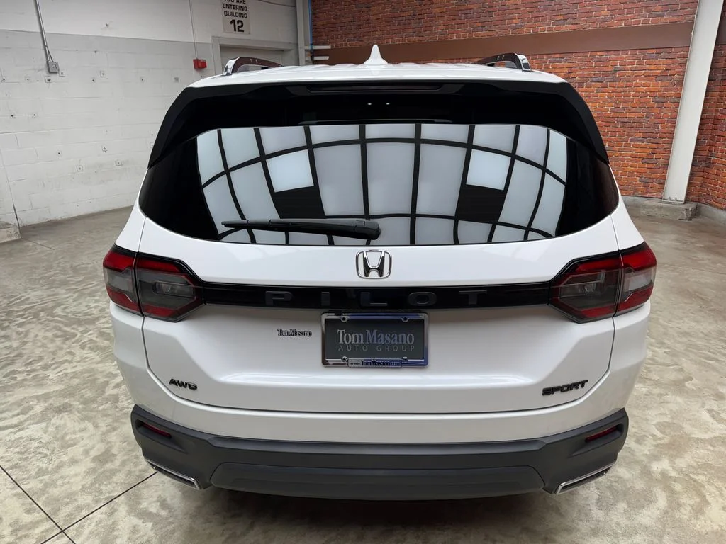 Used 2023 Honda Pilot - photo 1