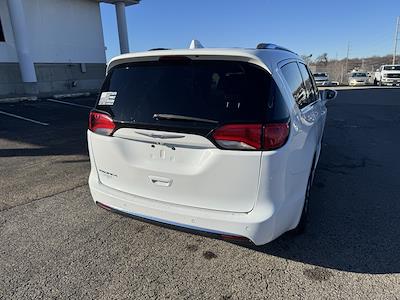 Used 2019 Chrysler Pacifica Touring L Minivan for sale #1PT12892A - photo 2