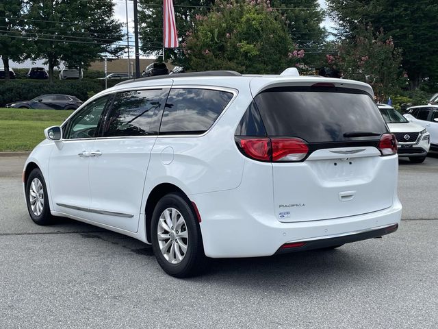 Used 2017 Chrysler Pacifica - photo 2