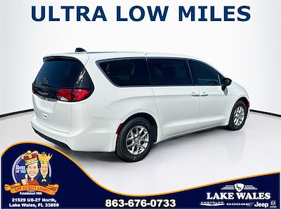 Used 2025 Chrysler Voyager - photo 1