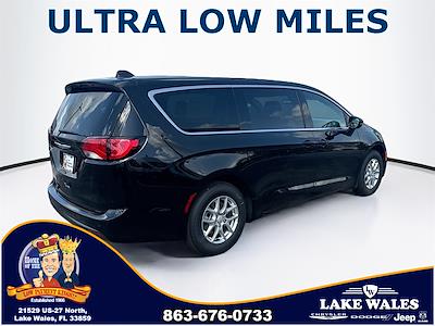 Used 2025 Chrysler Voyager - photo 1