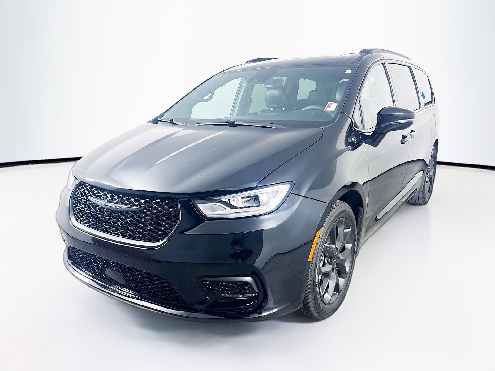 Used 2025 Chrysler Pacifica - photo 5