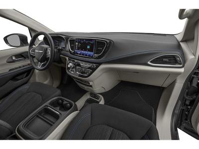 Used 2022 Chrysler Pacifica - photo 1