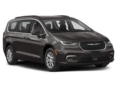 Used 2022 Chrysler Pacifica - photo 1
