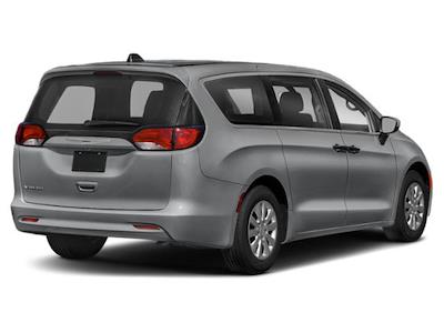 Used 2020 Chrysler Voyager - photo 1