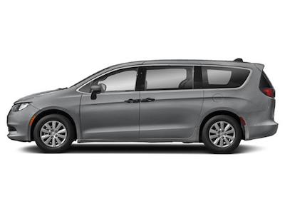 Used 2020 Chrysler Voyager - photo 1