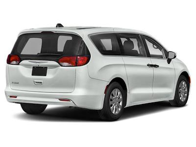 Used 2020 Chrysler Voyager - photo 1