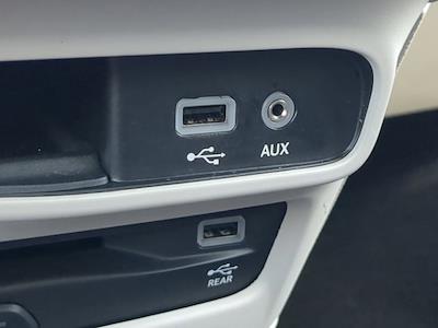 Used 2019 Chrysler Pacifica - photo 2