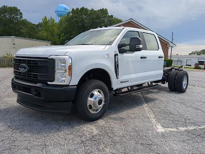 New 2025 Ford F-350 XL Crew Cab 4WD Cab Chassis for sale #SED80144 - photo 1