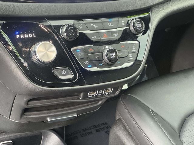 Used 2025 Chrysler Pacifica - photo 22