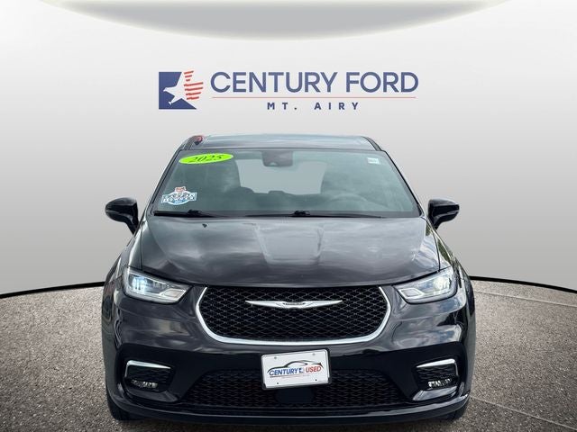 Used 2025 Chrysler Pacifica - photo 7