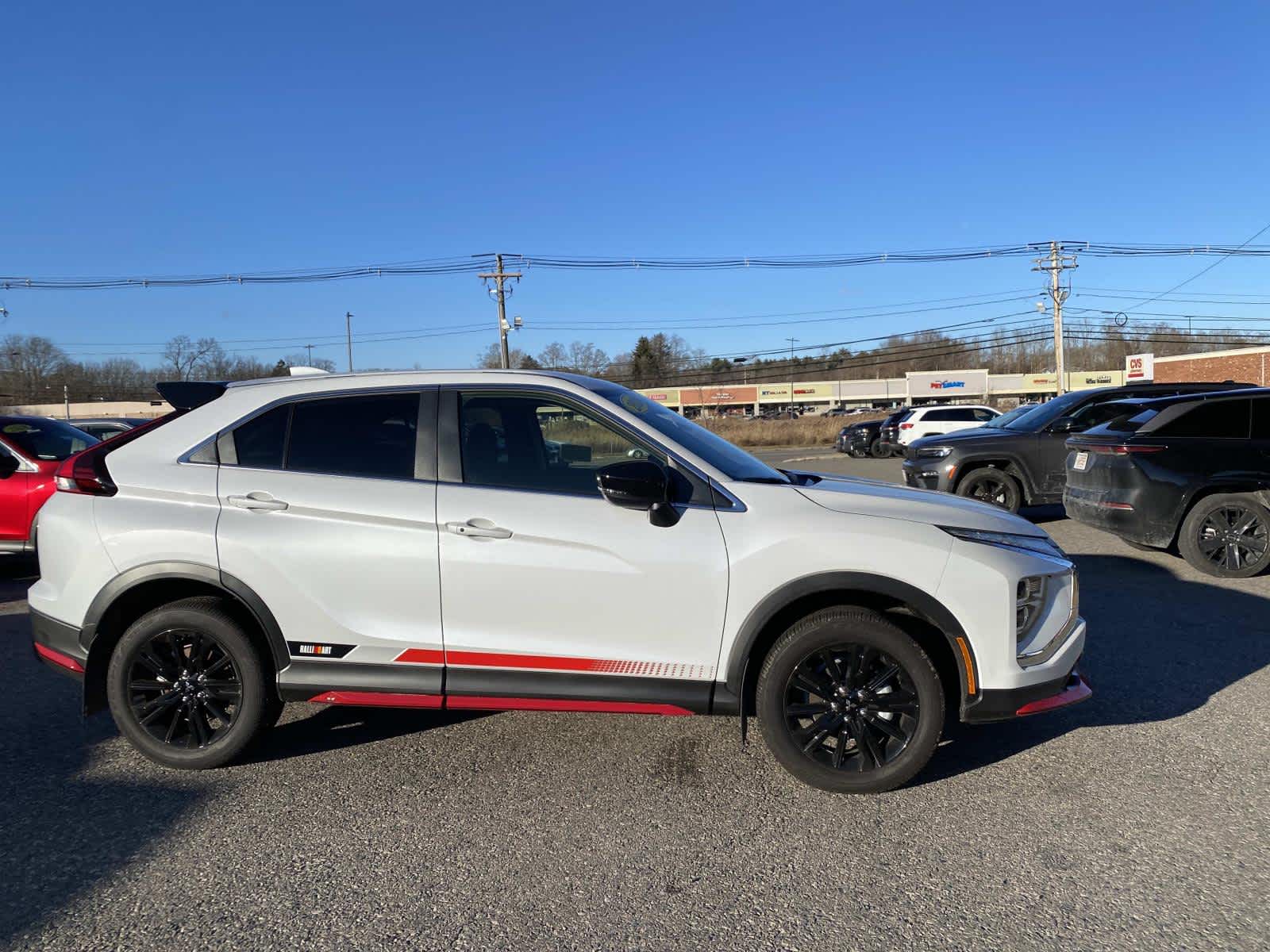 Used 2024 Mitsubishi Eclipse Cross - photo 2