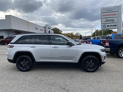Used 2024 Jeep Grand Cherokee - photo 1