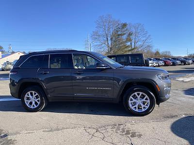 Used 2022 Jeep Grand Cherokee - photo 1