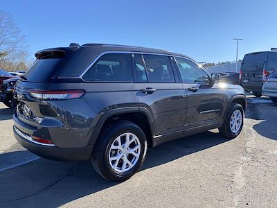 Used 2022 Jeep Grand Cherokee - photo 1