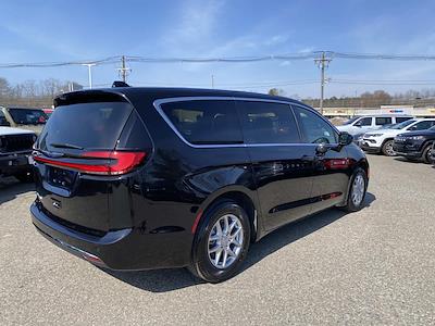 Used 2025 Chrysler Pacifica - photo 1