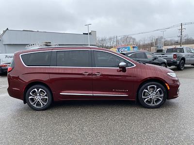 Used 2022 Chrysler Pacifica - photo 1