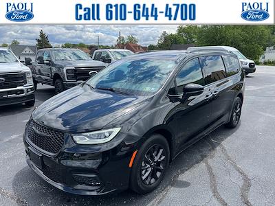 Used 2021 Chrysler Pacifica Touring L Minivan for sale #P25082 - photo 1