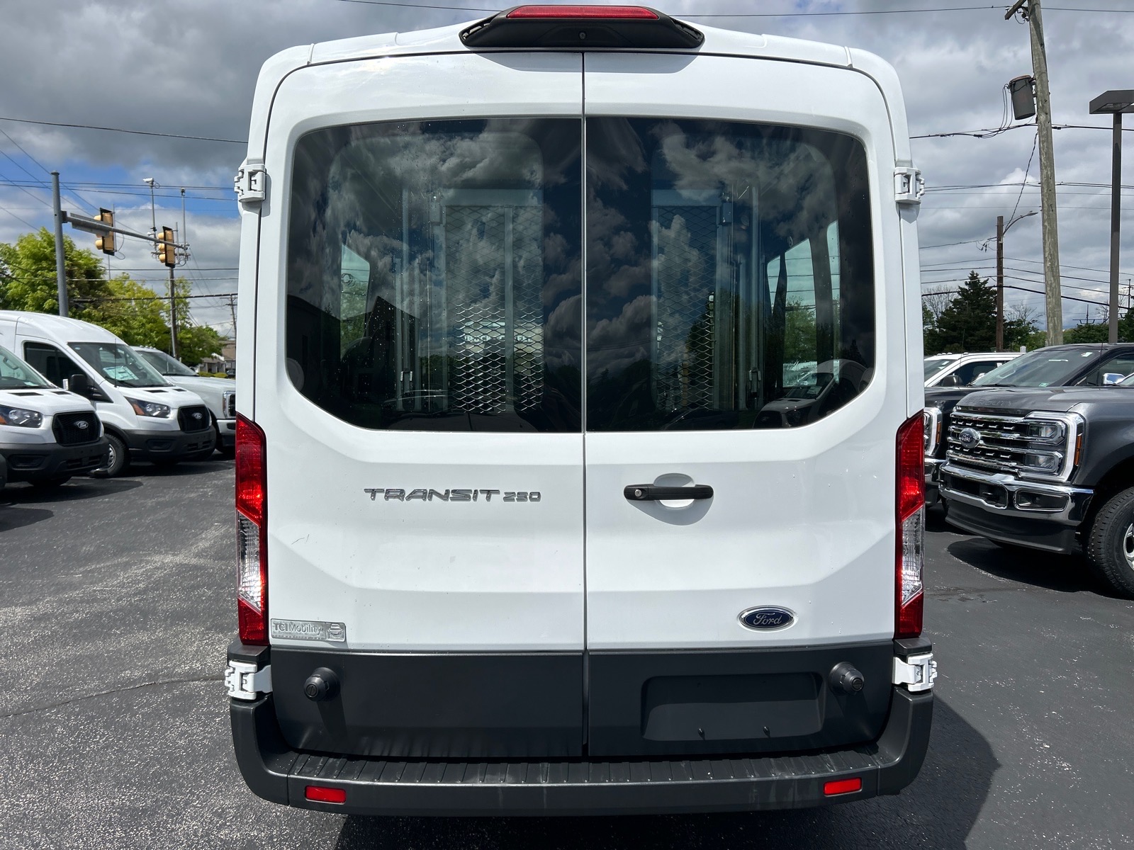 Used 2018 Ford Transit 250 - photo 26