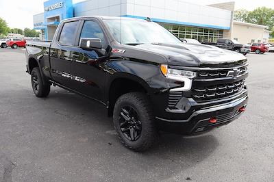 2025 Chevrolet Silverado 1500 Crew Cab 4x4 Pickup for sale #31835 - photo 2