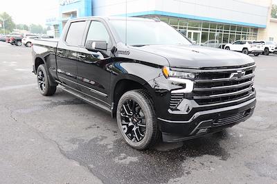 2025 Chevrolet Silverado 1500 Crew Cab 4x4 Pickup for sale #31960 - photo 2